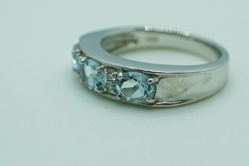 美品♥️　18金　アクアマリン　ダイヤモンド　リング　指輪
