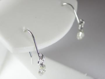 K18WG ホワイトゴールドダイヤモンドフックタイプ ピアス 0.3CT